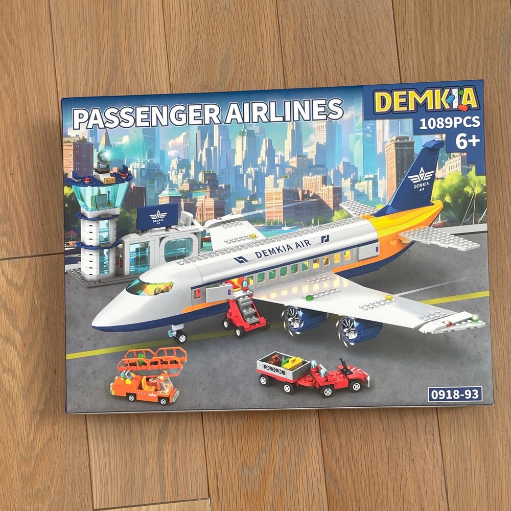 Passenger Airlines Building Set - Blue, White, Orange